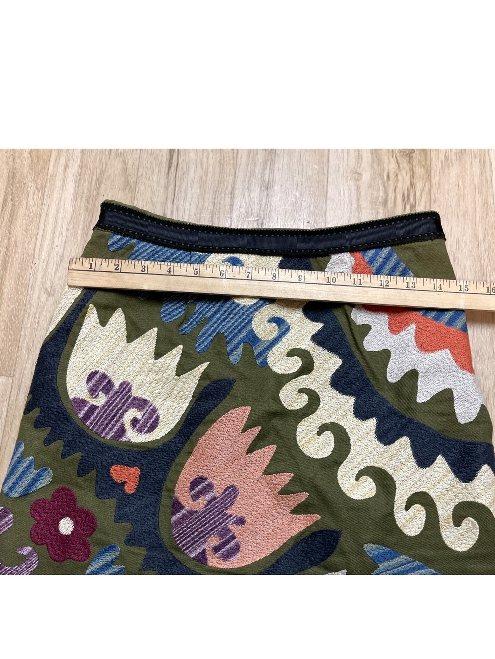 Anthropologie By Vanessa Virginia Olive Green Embroidered Floral Pencil Skirt - Picture 5 of 9
